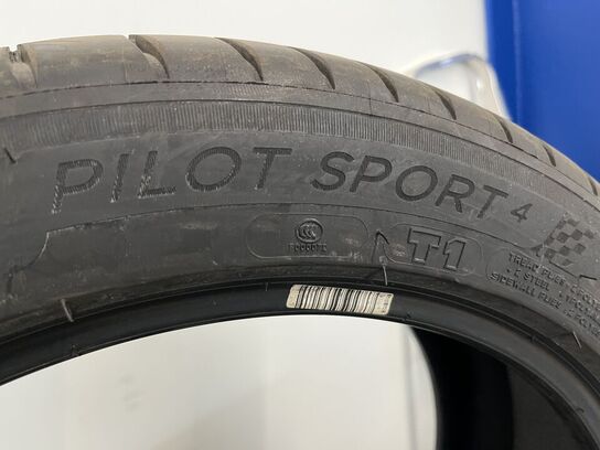 4 stk. dæk MICHELIN 235/45 ZR18, Pilot sport 4