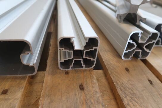 Plastmo glasrækværk, klar glas, sølv aluprofiler