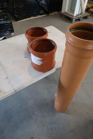 Rør og 2 skydemuffer Ø200 mm