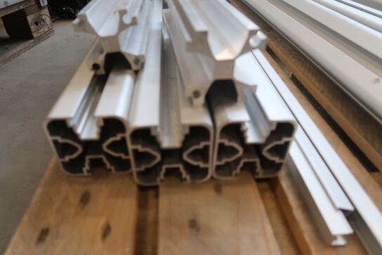 Plastmo glasrækværk, klar glas, sølv aluprofiler