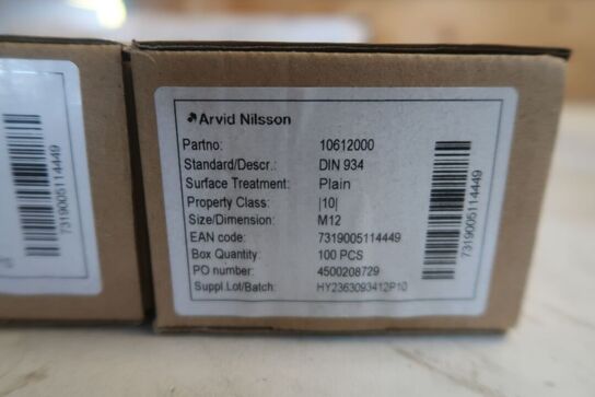 300 stk. møtrikker M12