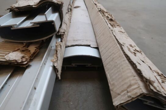 Plastmo glasrækværk, klar glas, sølv aluprofiler