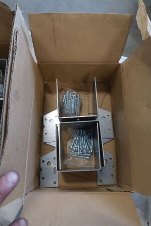 8 stk. bjælkesko med skruer