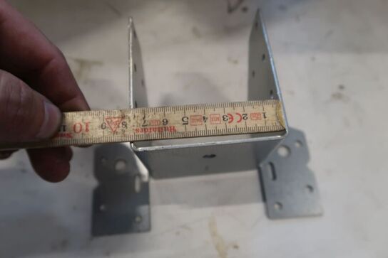 8 stk. bjælkesko med skruer