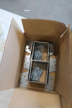 8 stk. bjælkesko med skruer