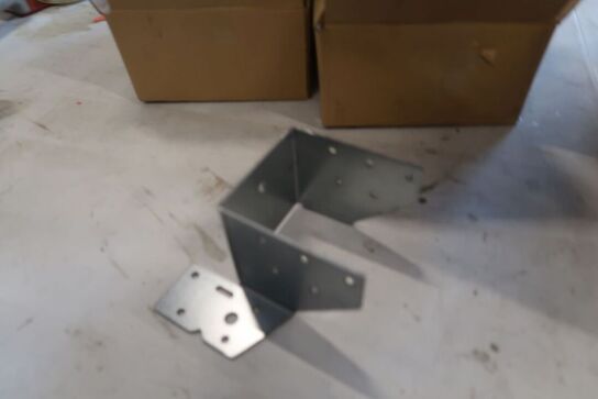 8 stk. bjælkesko med skruer