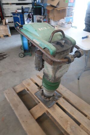 Jordloppe Wacker BS600