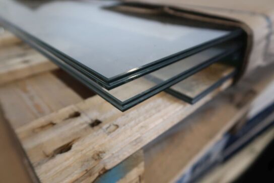 Plastmo glasrækværk, klar glas, sølv aluprofiler