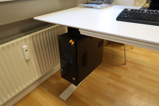 2 stk. computerskærme HP Zdisplay, tastatur, mus, computer HP Slide