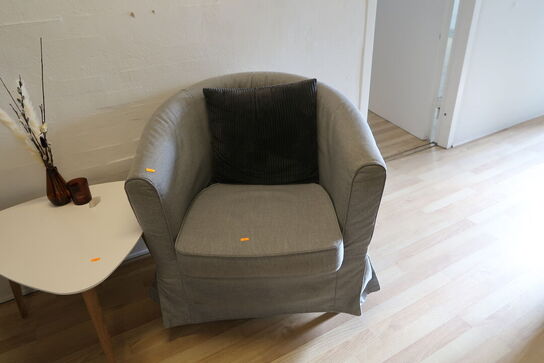2 stk. loungestole samt sofabord