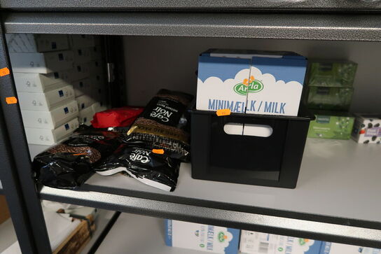 Kaffe, te, minimælk til kaffe, div. Køkkenservice m.m.