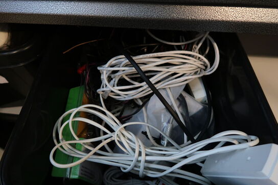 Div. Julepynt, messeudstyr, forlængerledninger, rammer