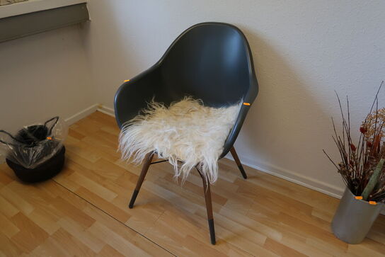 2 stk. loungestole samt sofabord