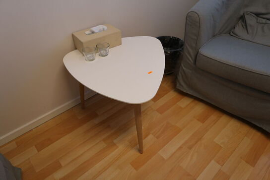 2 stk. loungestole samt sofabord