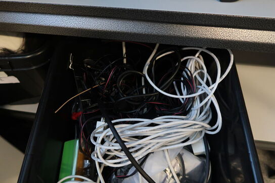 Div. Julepynt, messeudstyr, forlængerledninger, rammer