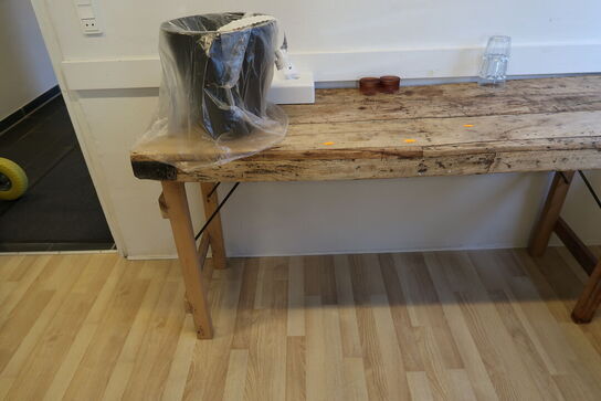 Klapbord med indhold