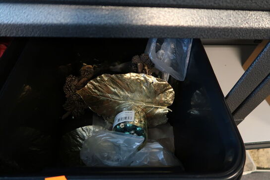 Div. Julepynt, messeudstyr, forlængerledninger, rammer