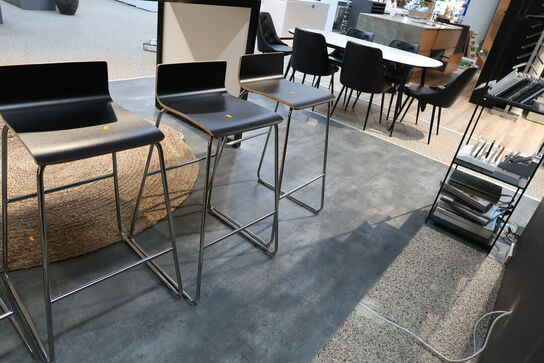 4 stk. barstole samt barbord