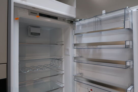 Integreret køleskab SIEMENS KI81REDE0