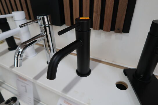 Armatur CASSØE Newform XT Mat Sort komplet med kasse