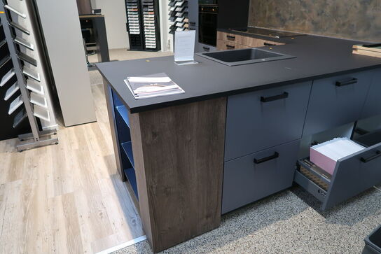 Køkken ARTEGO uden hårdehvidevarer. Vejl. udsalgspris kr: 89.000,-