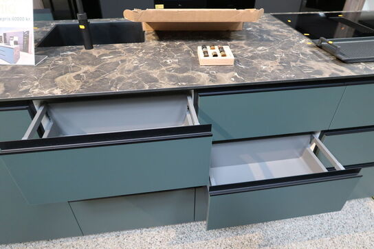 Køkken ARTEGO uden hårdehvidevarer/armatur. Vejl. udsalgspris kr: 129.000,-