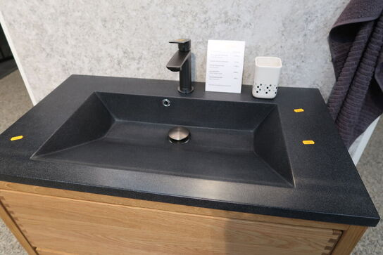 Badmøbel CASSØE Massiv Eg med vask, uden armatur