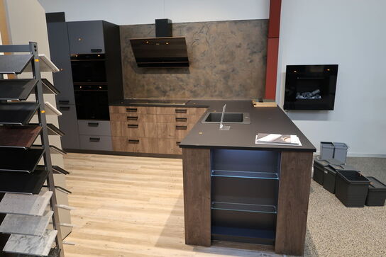 Køkken ARTEGO uden hårdehvidevarer. Vejl. udsalgspris kr: 89.000,-