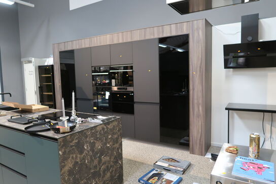 Køkken ARTEGO uden hårdehvidevarer/armatur. Vejl. udsalgspris kr: 129.000,-