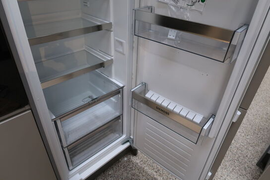 Integreret køleskab SIEMENS KI81REDE0