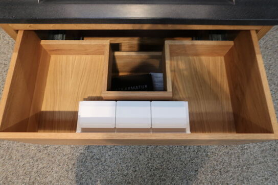 Badmøbel CASSØE Massiv Eg med vask, uden armatur