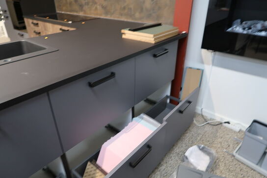 Køkken ARTEGO uden hårdehvidevarer. Vejl. udsalgspris kr: 89.000,-