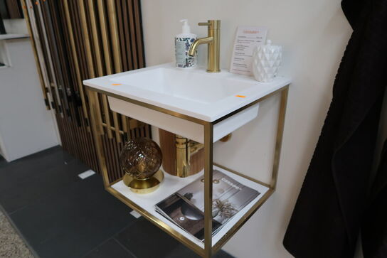 Badmøbel CASSØE Como vask uden armatur med stel i børstet messing samt 2 stk. kroge