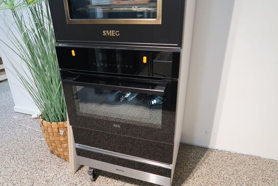 Mikrobølgeovn AEG KME761000B