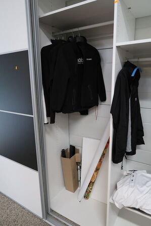 Garderobeskab CONTOURA