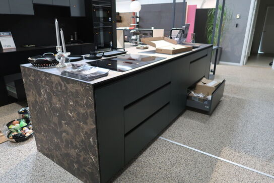 Køkken ARTEGO uden hårdehvidevarer/armatur. Vejl. udsalgspris kr: 129.000,-