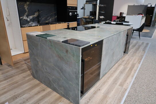 Køkken NORDANRO uden hårdehvidevarer/armatur med stenbordplader. Vejl. udsalgspris kr: 199.000,-