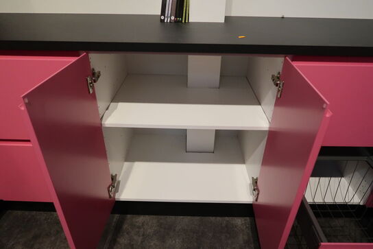 Køkken NORDANRO med vask og armatur. Vejl. udsalgspris kr: 47.000,-