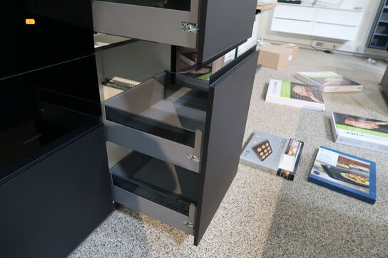 Køkken ARTEGO uden hårdehvidevarer/armatur. Vejl. udsalgspris kr: 129.000,-