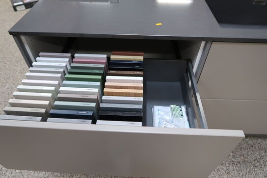 Køkken NORDANRO uden hårdehvidearer/armatur med bordplade SILESTONE. Vejl. udsalgspris kr: 109.000,-