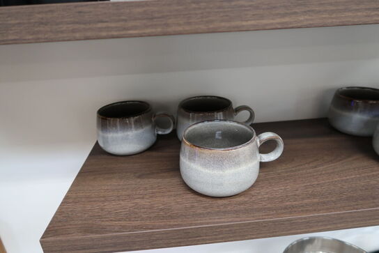 Vinkøler, div. Champagneglas, krus, tallerkner m.m.