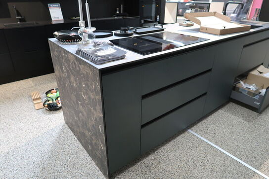 Køkken ARTEGO uden hårdehvidevarer/armatur. Vejl. udsalgspris kr: 129.000,-