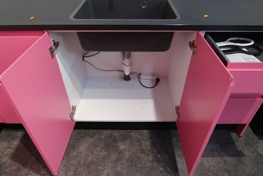 Køkken NORDANRO med vask og armatur. Vejl. udsalgspris kr: 47.000,-