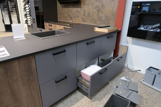 Køkken ARTEGO uden hårdehvidevarer. Vejl. udsalgspris kr: 89.000,-