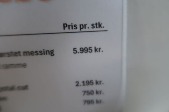 Badmøbel CASSØE Como vask uden armatur med stel i børstet messing samt 2 stk. kroge