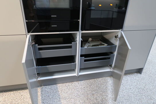 Køkken NORDANRO uden hårdehvidearer/armatur med bordplade SILESTONE. Vejl. udsalgspris kr: 109.000,-