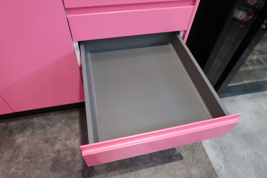 Køkken NORDANRO med vask og armatur. Vejl. udsalgspris kr: 47.000,-