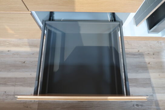 Køkken NORDANRO uden hårdehvidevarer/armatur med stenbordplader. Vejl. udsalgspris kr: 199.000,-