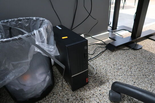 Computerskærm HP P27q G4, 2 stk. tastatur, 2 stk. mus, computer LENOVO 11EF