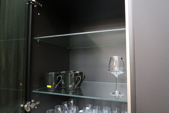 Køkken ARTEGO uden hårdehvidevarer/armatur. Vejl. udsalgspris kr: 129.000,-